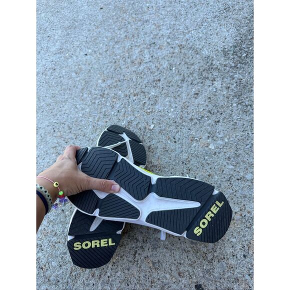 Woman’s Sorel sneakers size 11 - Picture 4 of 5